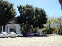 Amplísimo estacionamiento propio